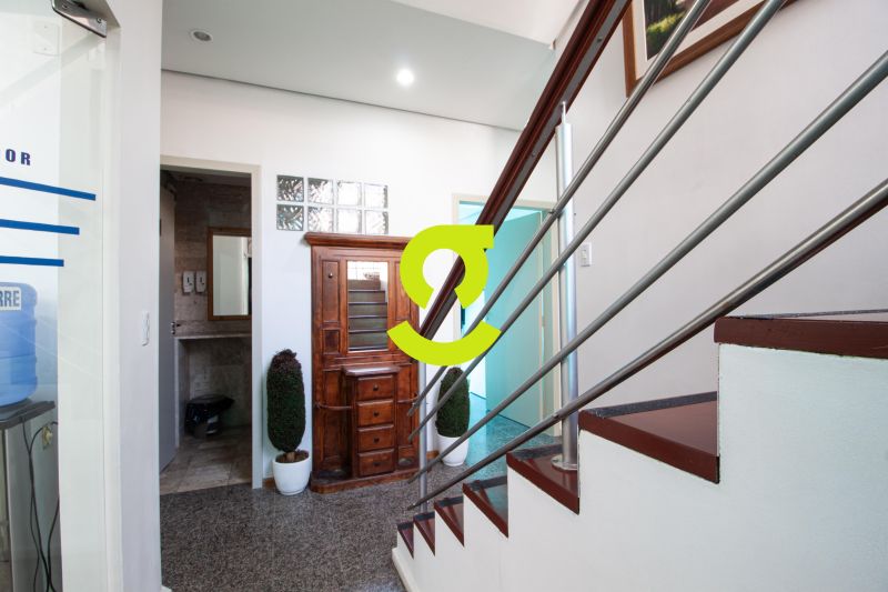 Excelente casa comercial de 300m pronta para clini...