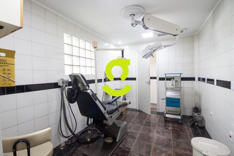 Excelente casa comercial de 300m pronta para clini...