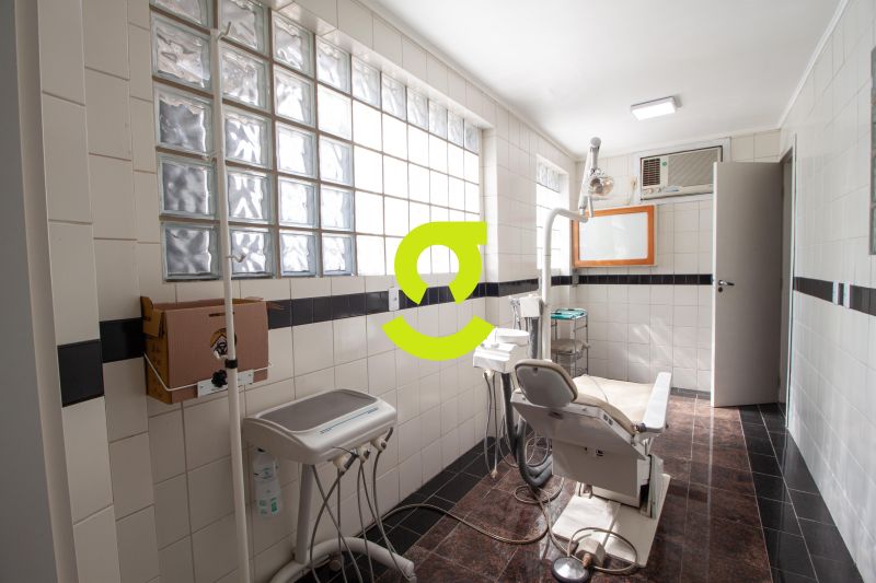 Excelente casa comercial de 300m pronta para clini...