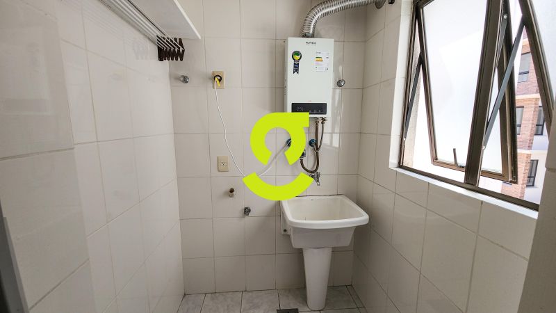 �timo apto reformado, andar alto, churrasqueira, 2...