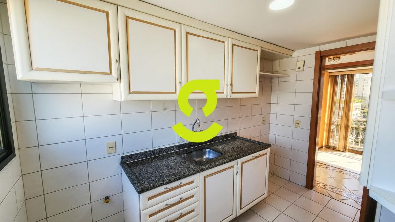 �timo apto, andar alto, 98m, semi mobiliado, 3 dor...