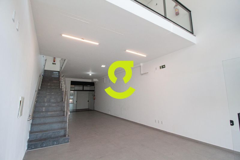 Ponto estrat�gico em mall comercial na principal a...