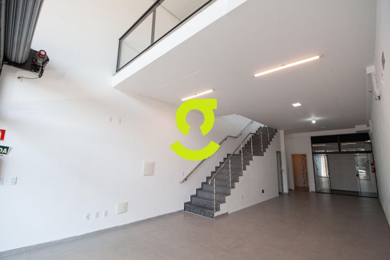 Ponto estrat�gico em mall comercial na principal a...