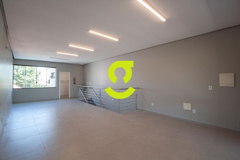 Ponto estrat�gico em mall comercial na principal a...