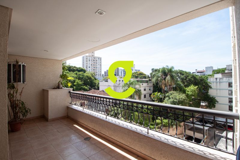 Amplitude, localiza��o nobre e infraestrutura comp...