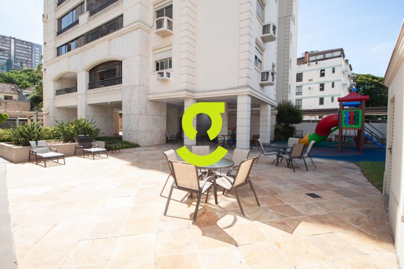 Amplitude, localiza��o nobre e infraestrutura comp...