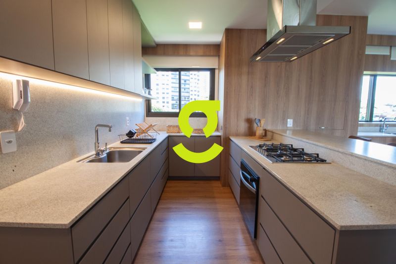 Espetacular apto MOBILIADO, 154m priv, sacada para...