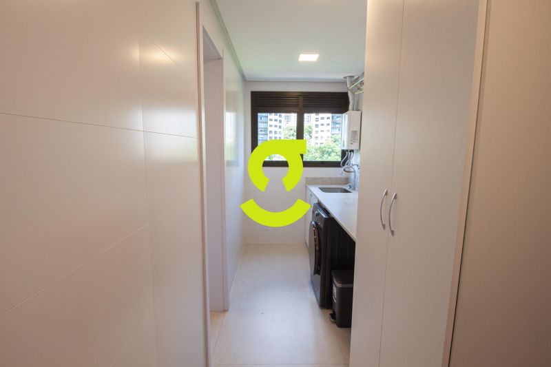 Espetacular apto MOBILIADO, 154m priv, sacada para...