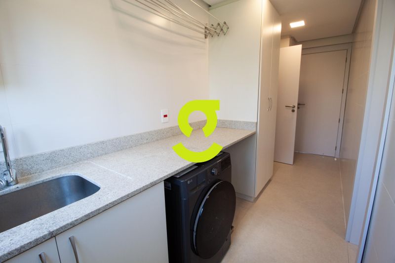 Espetacular apto MOBILIADO, 154m priv, sacada para...