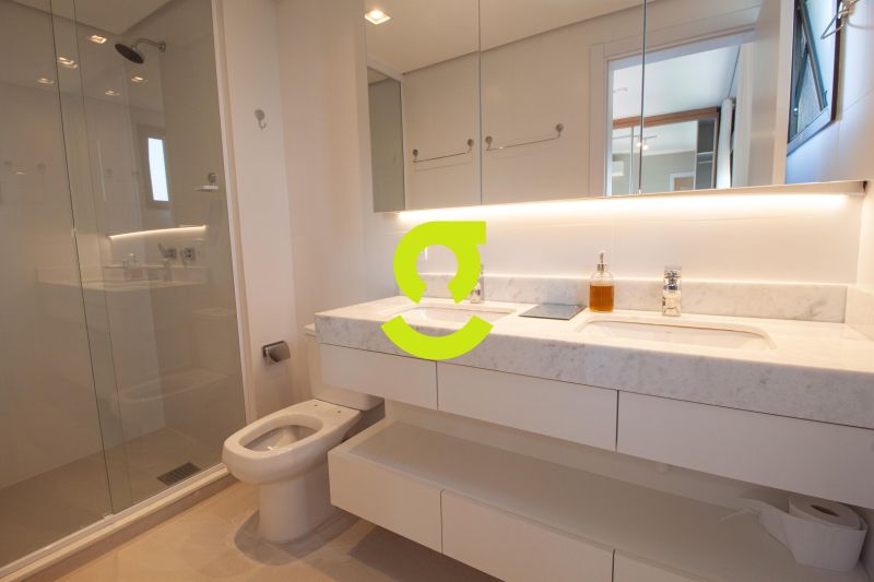 Espetacular apto MOBILIADO, 154m priv, sacada para...