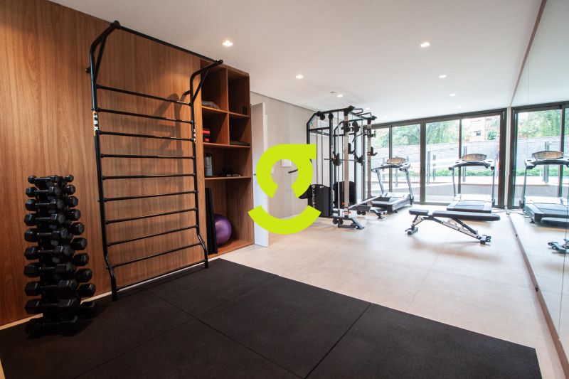 Espetacular apto MOBILIADO, 154m priv, sacada para...