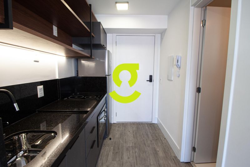 �timo loft semi mobiliado, andar alto, vaga e infr...