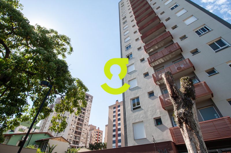 �timo loft semi mobiliado, andar alto, vaga e infr...