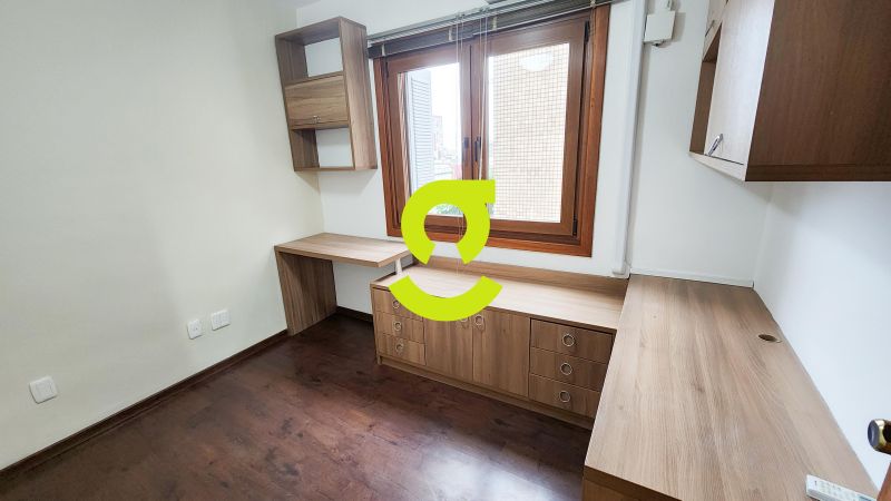 Apto MOBILIADO, 3 Dorm, ar em todo ambientes, saca...