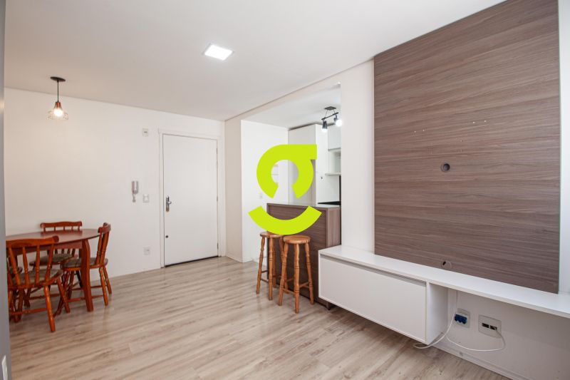 Apartamento 2 Dormit�rios com Planejados e Ar + Va...