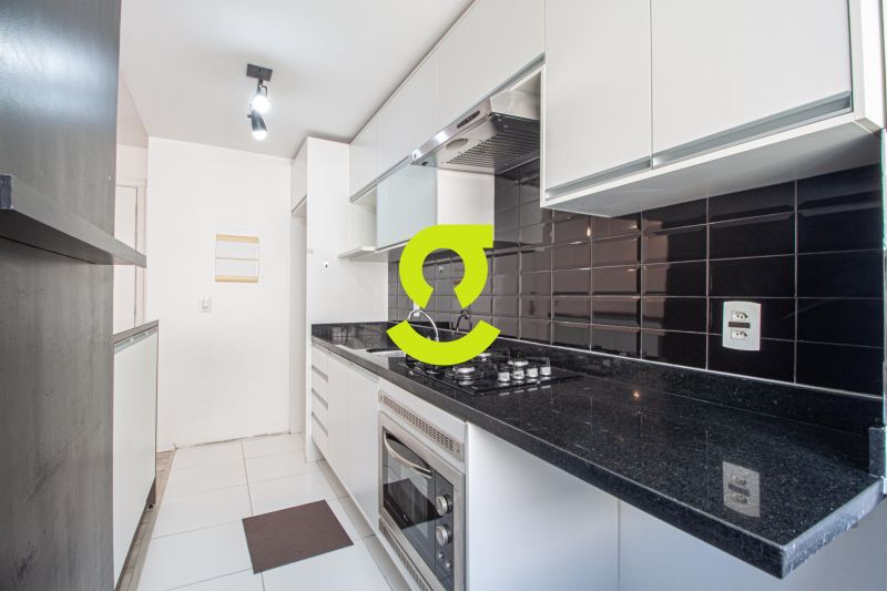 Apartamento 2 Dormit�rios com Planejados e Ar + Va...