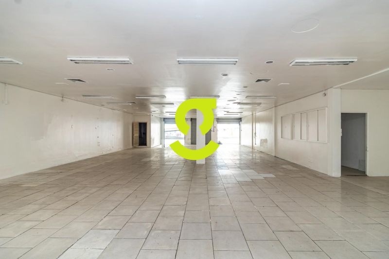 Loja Comercial com 294m� | Fachada Ampla | Alto Fl...