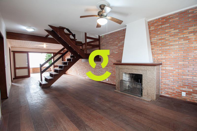 Casa 224m� com Piscina e Su�te com Hidromassagem -...