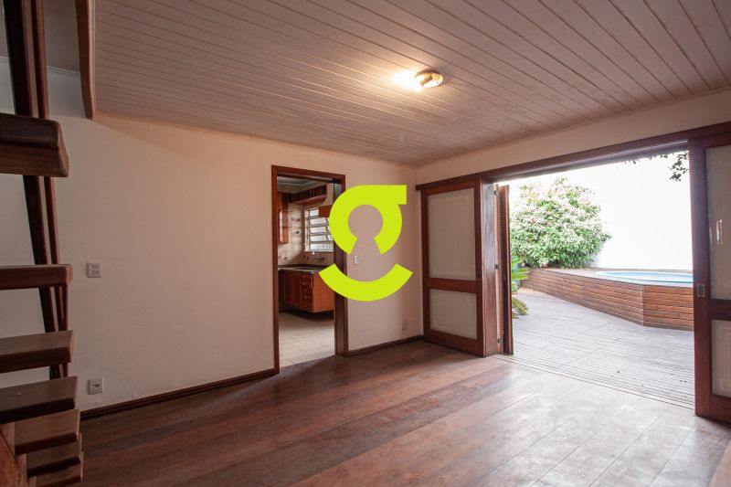 Casa 224m� com Piscina e Su�te com Hidromassagem -...