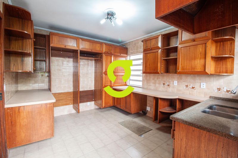 Casa 224m� com Piscina e Su�te com Hidromassagem -...