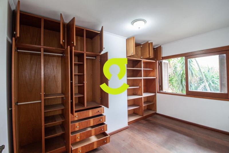 Casa 224m� com Piscina e Su�te com Hidromassagem -...