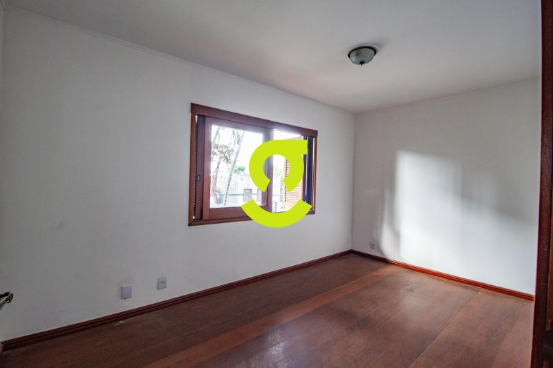 Casa 224m� com Piscina e Su�te com Hidromassagem -...