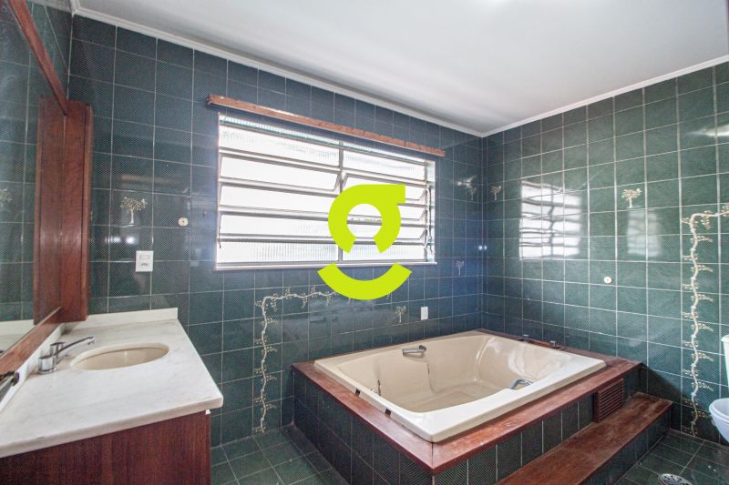 Casa 224m� com Piscina e Su�te com Hidromassagem -...