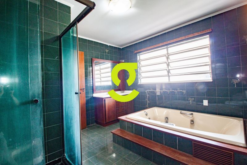Casa 224m� com Piscina e Su�te com Hidromassagem -...