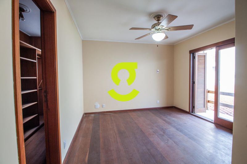 Casa 224m� com Piscina e Su�te com Hidromassagem -...