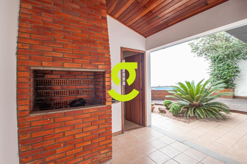 Casa 224m� com Piscina e Su�te com Hidromassagem -...