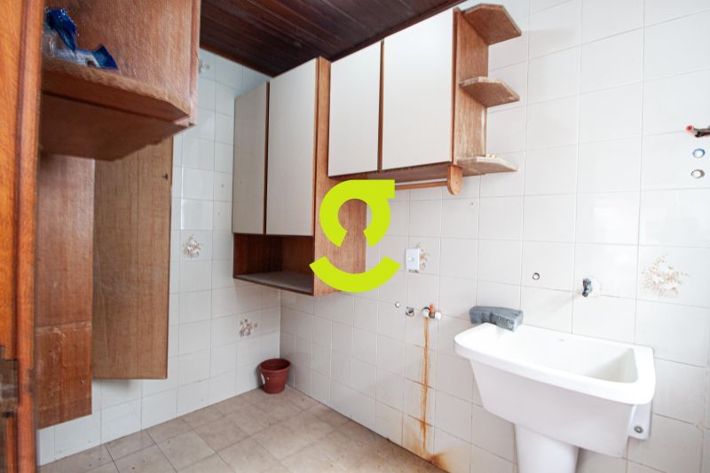 Casa 224m� com Piscina e Su�te com Hidromassagem -...