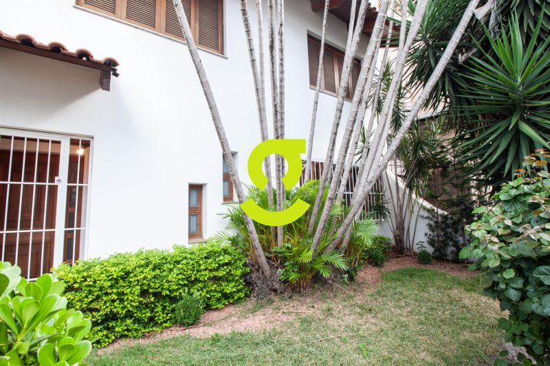 Casa 224m� com Piscina e Su�te com Hidromassagem -...