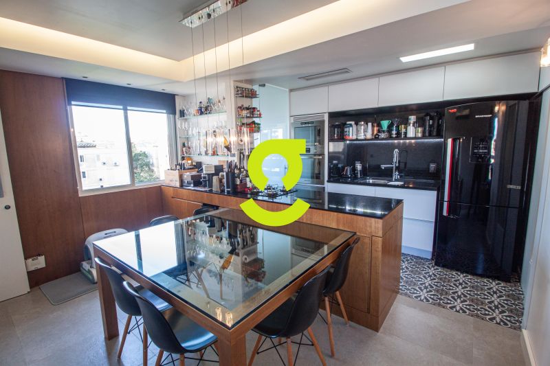 �timo apto MOBILIADO, andar alto, 72m priv, ar con...