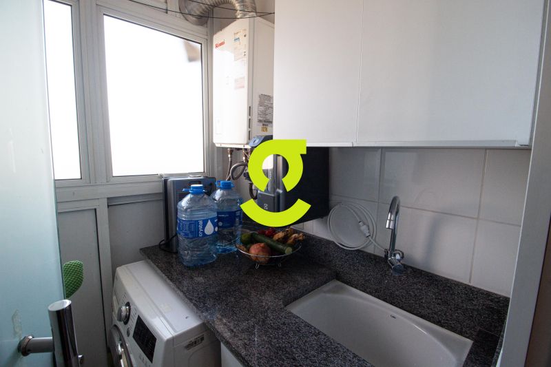 �timo apto MOBILIADO, andar alto, 72m priv, ar con...