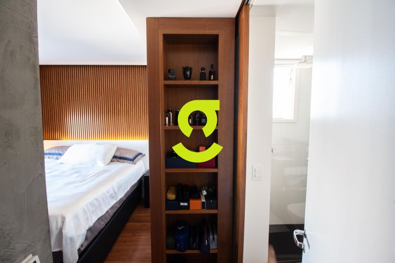 �timo apto MOBILIADO, andar alto, 72m priv, ar con...