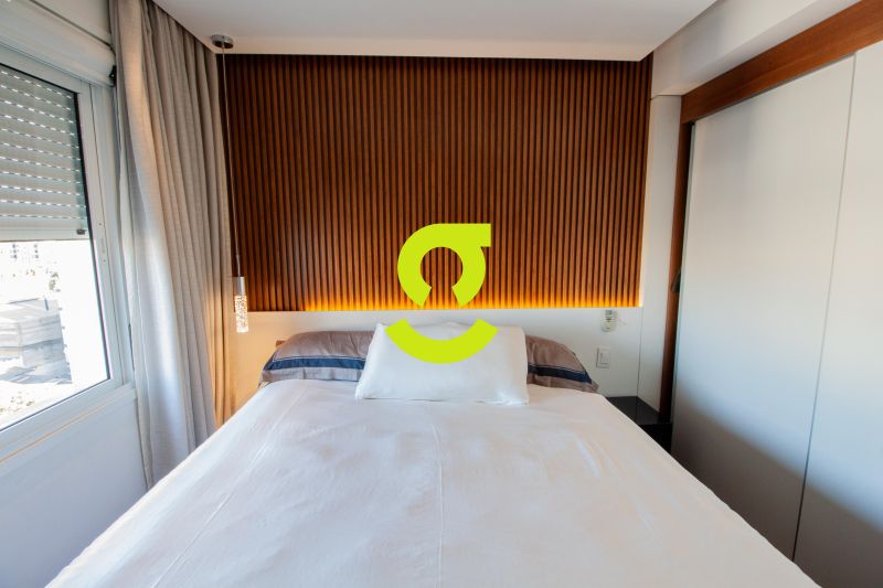 �timo apto MOBILIADO, andar alto, 72m priv, ar con...