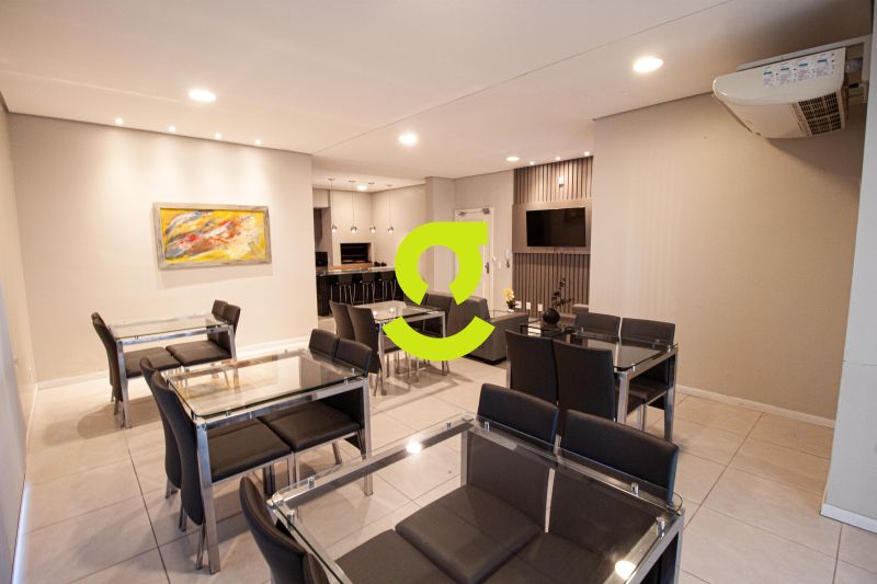 �timo apto MOBILIADO, andar alto, 72m priv, ar con...