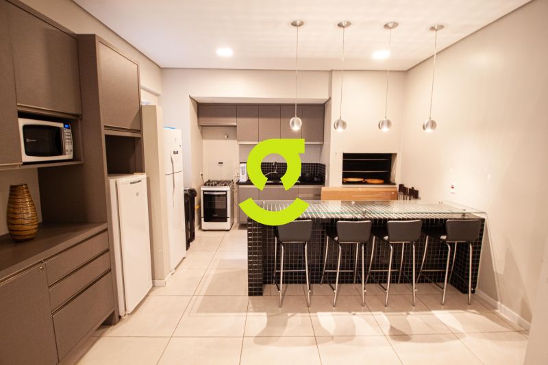 �timo apto MOBILIADO, andar alto, 72m priv, ar con...