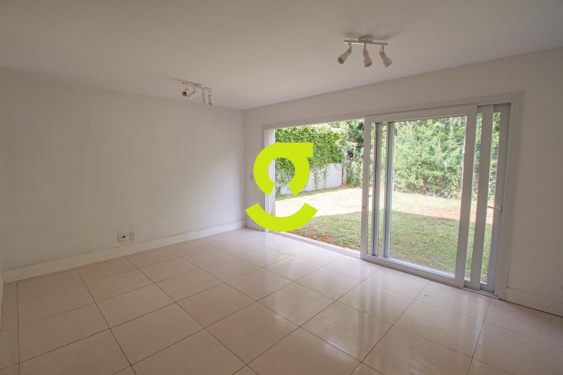 �tima casa em condom�nio, dois andares, 3 dorm, su...