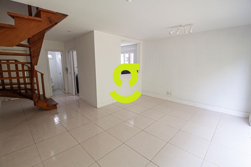 �tima casa em condom�nio, dois andares, 3 dorm, su...