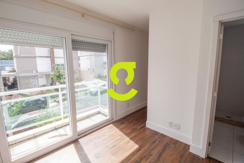 �tima casa em condom�nio, dois andares, 3 dorm, su...