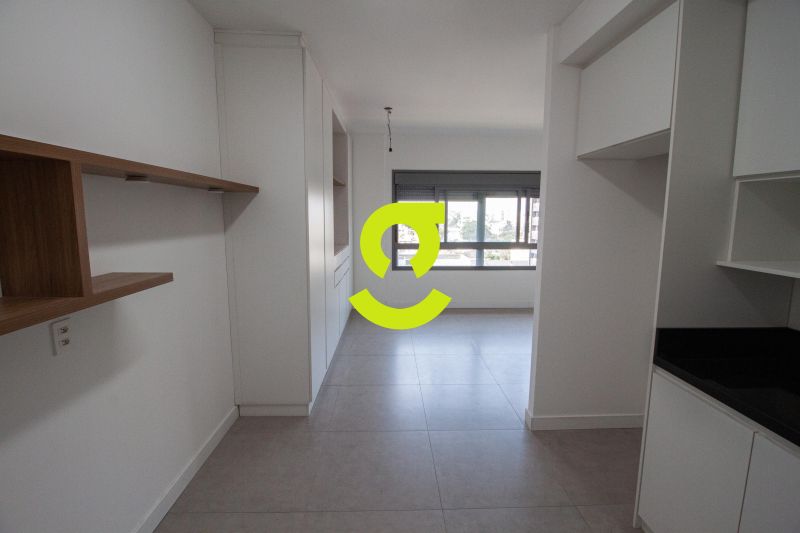 �timo loft em andar alto, 35m priv, vista definida...