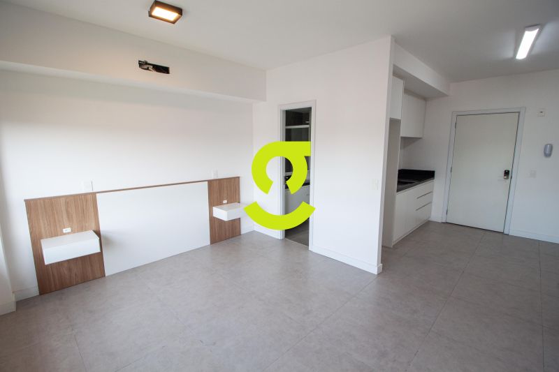 �timo loft em andar alto, 35m priv, vista definida...