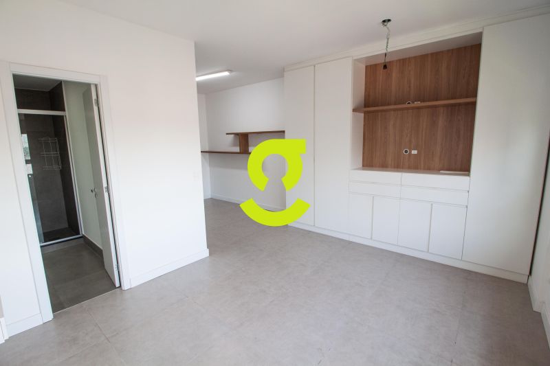 �timo loft em andar alto, 35m priv, vista definida...