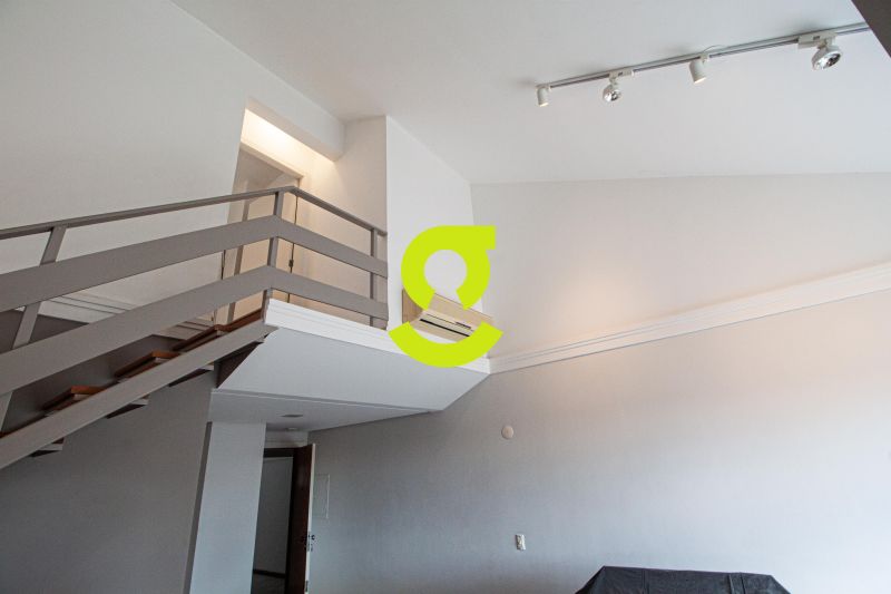 �timo apto duplex, MOBILIADO, p� direito duplo, la...