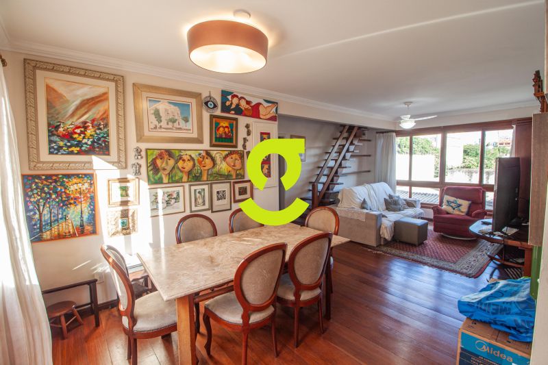 Ampla cobertura, semi mobiliada, 4 dorm, 1 suíte, ...