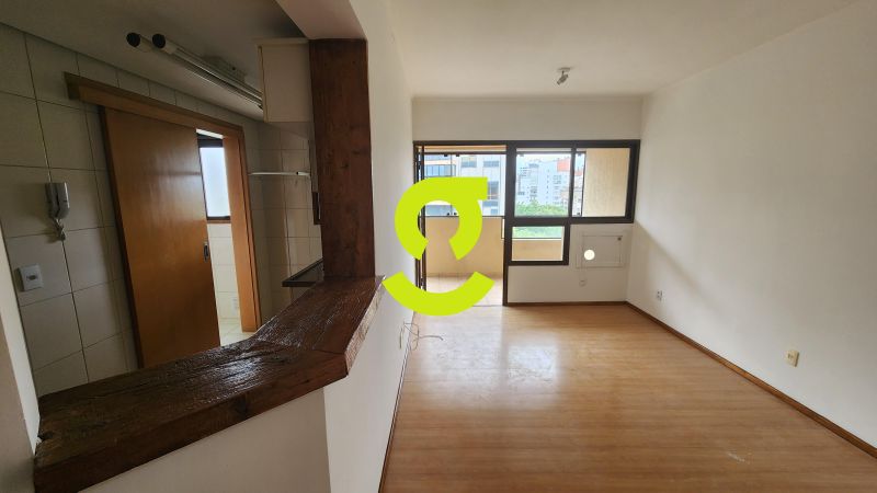 �timo apto de 1 dorm, andar alto, sacada, churrasq...