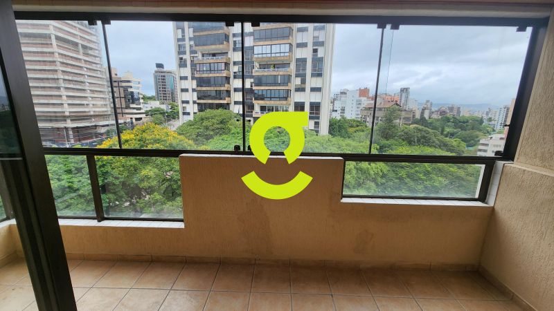 �timo apto de 1 dorm, andar alto, sacada, churrasq...