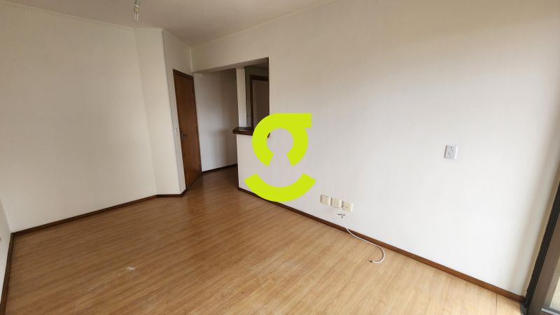 �timo apto de 1 dorm, andar alto, sacada, churrasq...