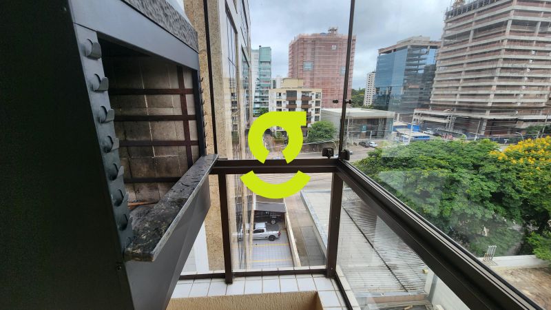 �timo apto de 1 dorm, andar alto, sacada, churrasq...